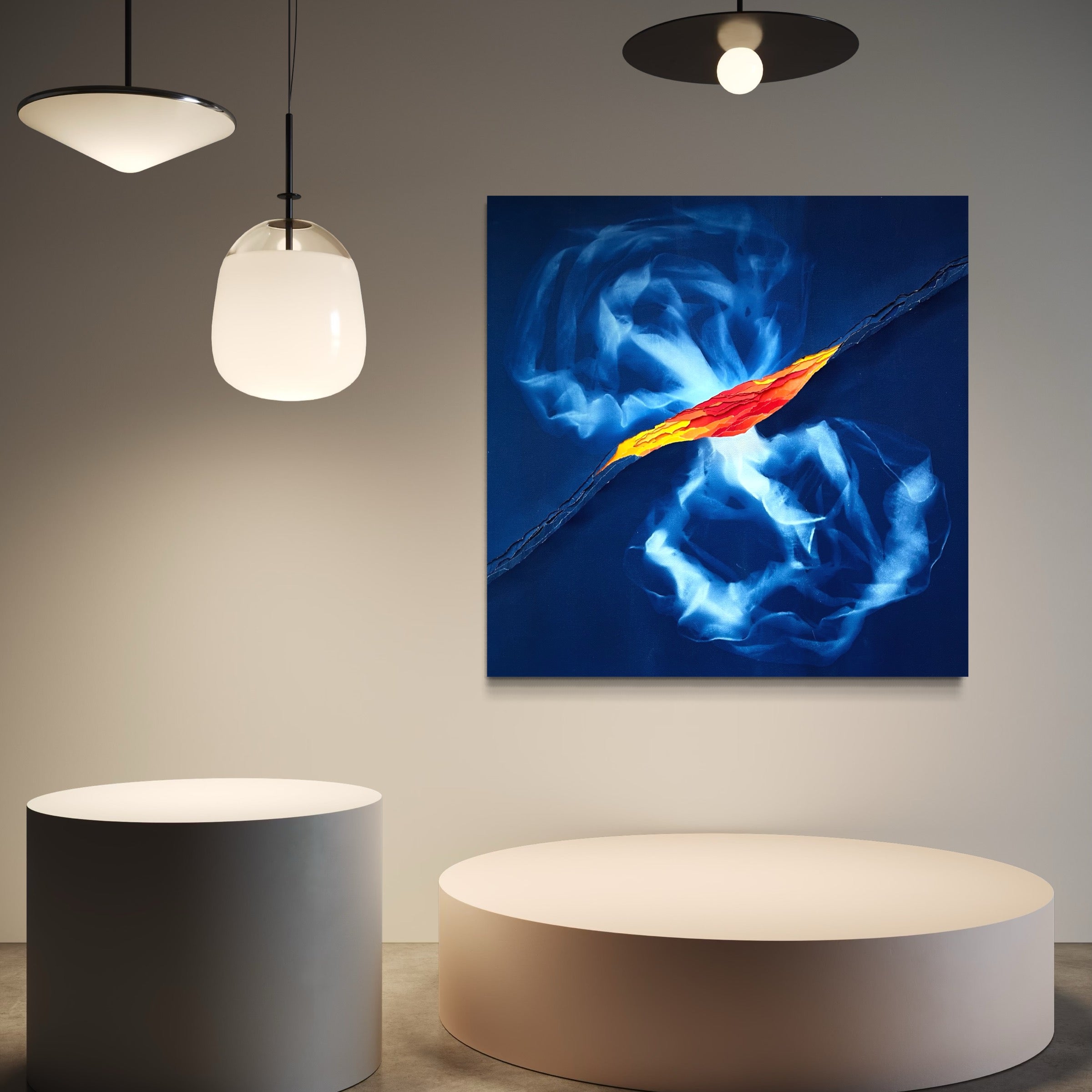 oeuvre en cyanotypie, mise en scène dans un salon, tableau d'art unique, murmure bleu, Emilie Singy